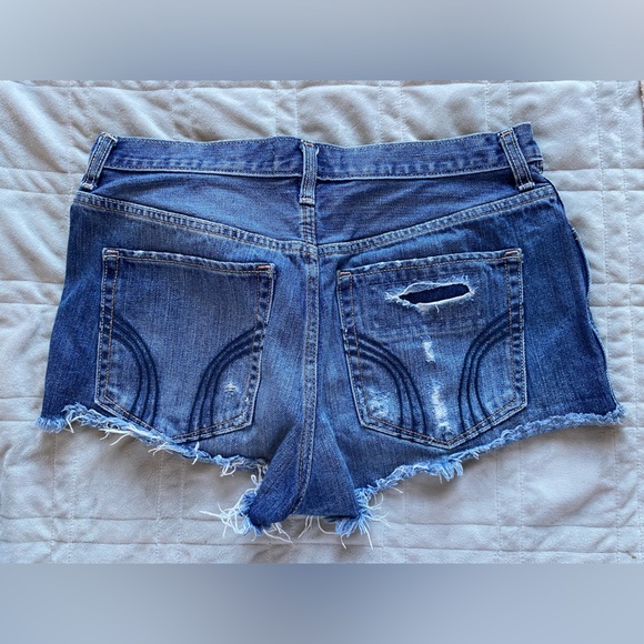 Hollister Jean Shorts - Picture 2 of 3